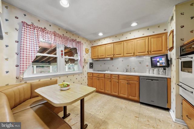 4 CHALFONT ST, Cinnaminson, NJ 08077