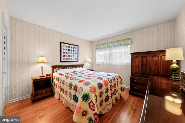 4 CHALFONT ST, Cinnaminson, NJ 08077