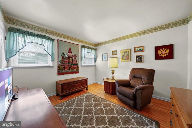 4 CHALFONT ST, Cinnaminson, NJ 08077