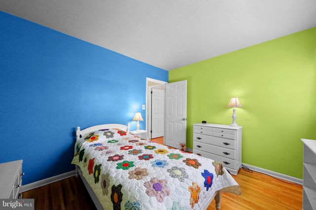 4 CHALFONT ST, Cinnaminson, NJ 08077