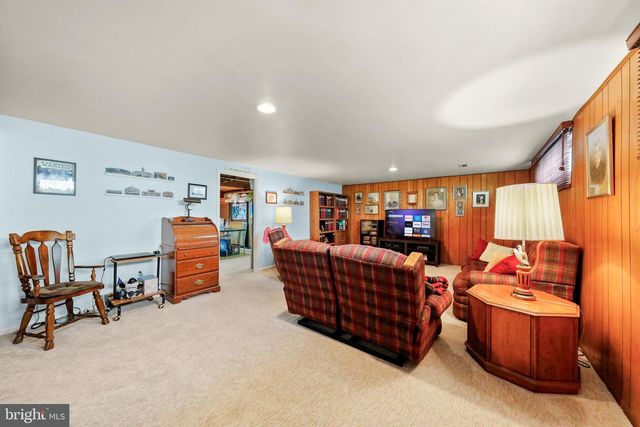 4 CHALFONT ST, Cinnaminson, NJ 08077