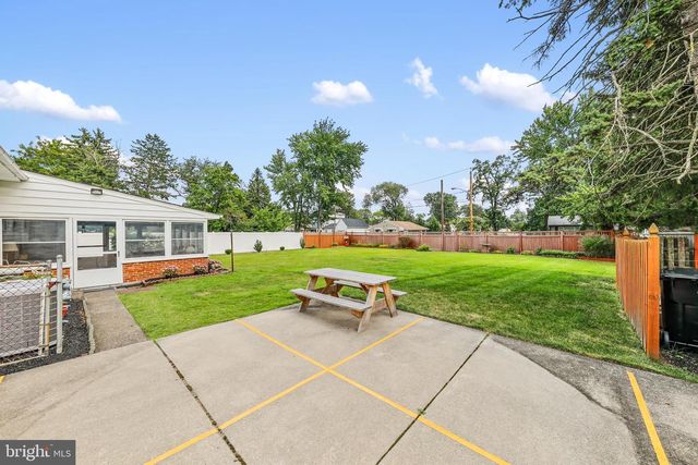 4 CHALFONT ST, Cinnaminson, NJ 08077