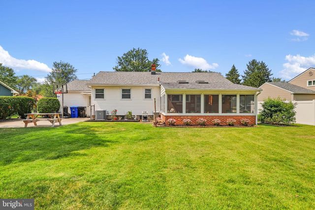 4 CHALFONT ST, Cinnaminson, NJ 08077