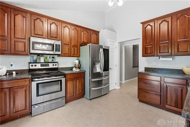 3955 Berrywood Drive, Huber Heights, OH 45424