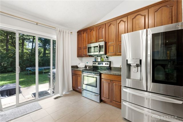 3955 Berrywood Drive, Huber Heights, OH 45424