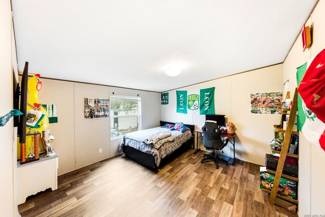 3907 ANAQUA DR, Elmendorf, TX 78112