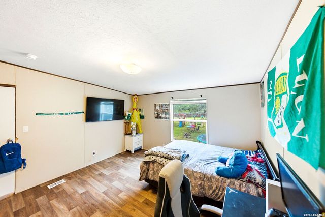 3907 ANAQUA DR, Elmendorf, TX 78112