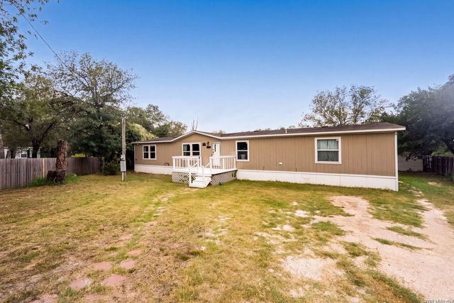 3907 ANAQUA DR, Elmendorf, TX 78112