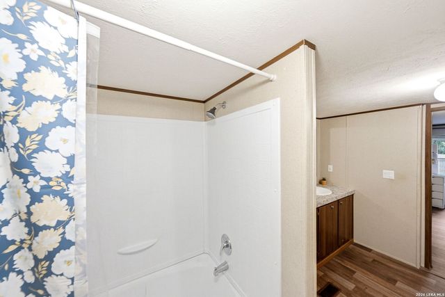 3907 ANAQUA DR, Elmendorf, TX 78112