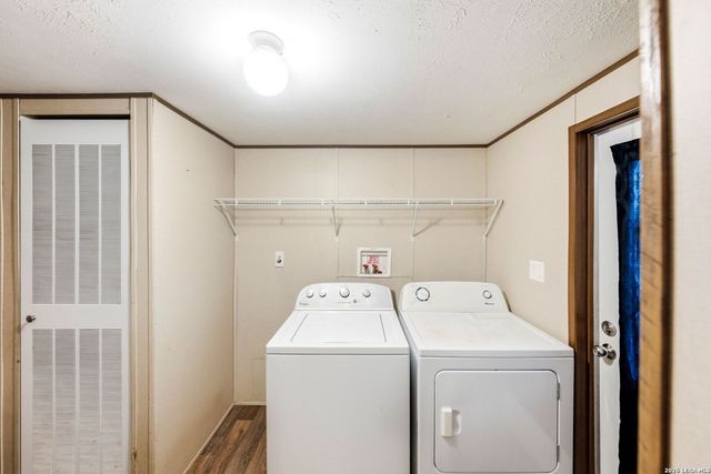 3907 ANAQUA DR, Elmendorf, TX 78112