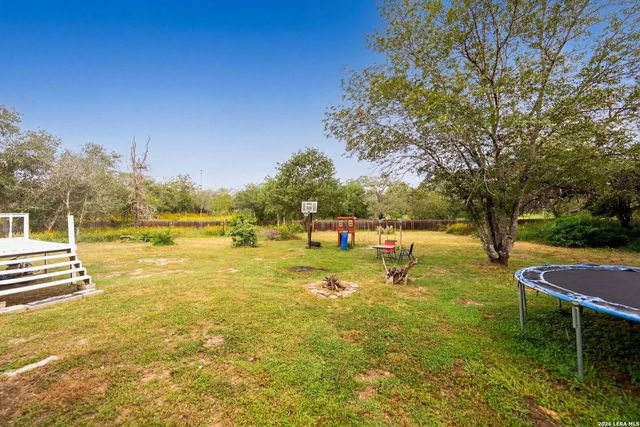 3907 ANAQUA DR, Elmendorf, TX 78112