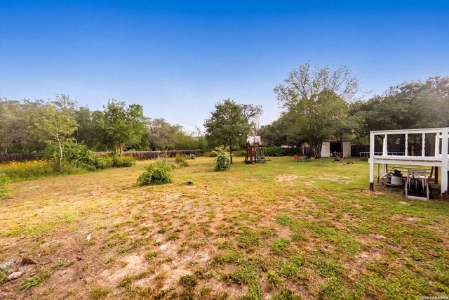 3907 ANAQUA DR, Elmendorf, TX 78112