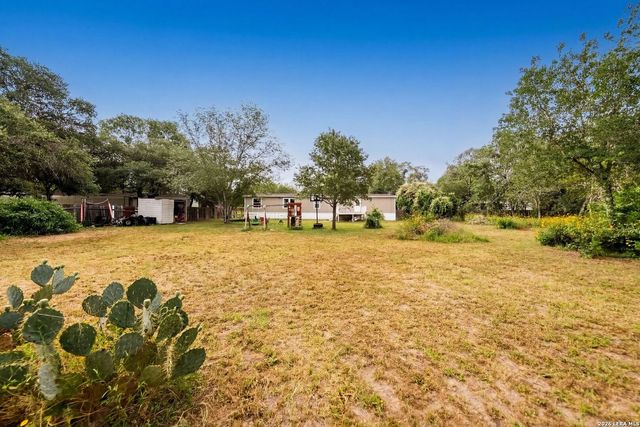 3907 ANAQUA DR, Elmendorf, TX 78112