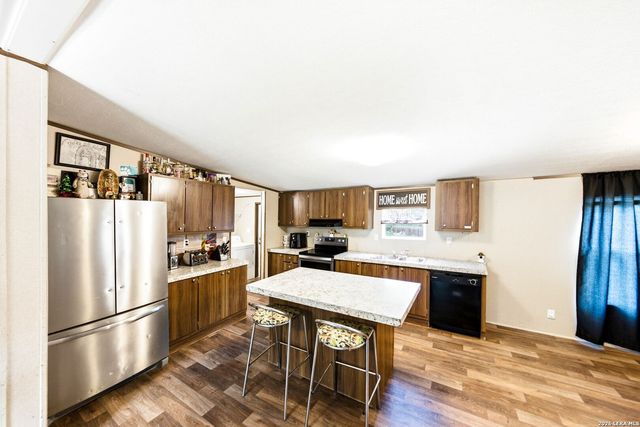 3907 ANAQUA DR, Elmendorf, TX 78112