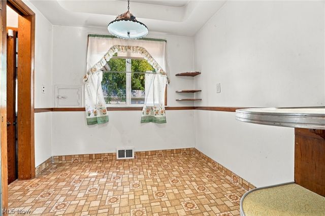 819 E 261st Street, Euclid, OH 44132