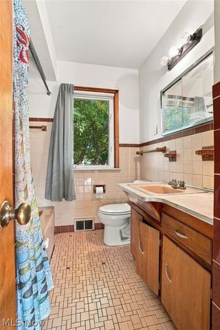 819 E 261st Street, Euclid, OH 44132