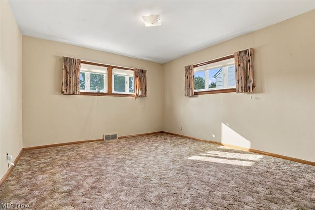 819 E 261st Street, Euclid, OH 44132