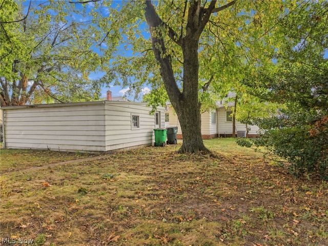 819 E 261st Street, Euclid, OH 44132