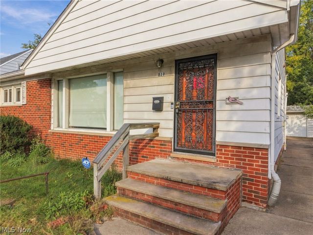 819 E 261st Street, Euclid, OH 44132