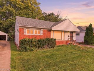 819 E 261st Street, Euclid, OH 44132