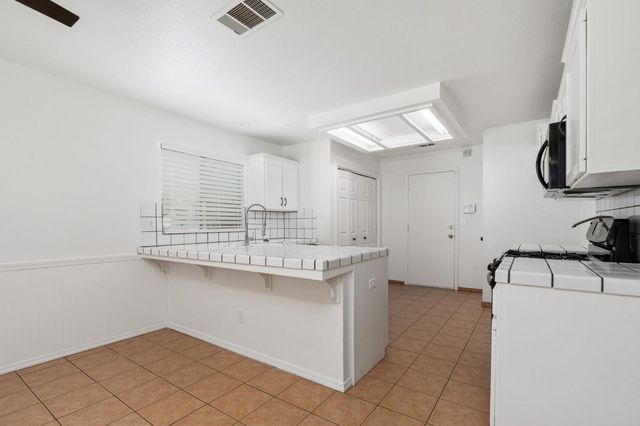 4518 W Escalon Avenue, Fresno, CA 93722