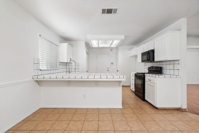 4518 W Escalon Avenue, Fresno, CA 93722