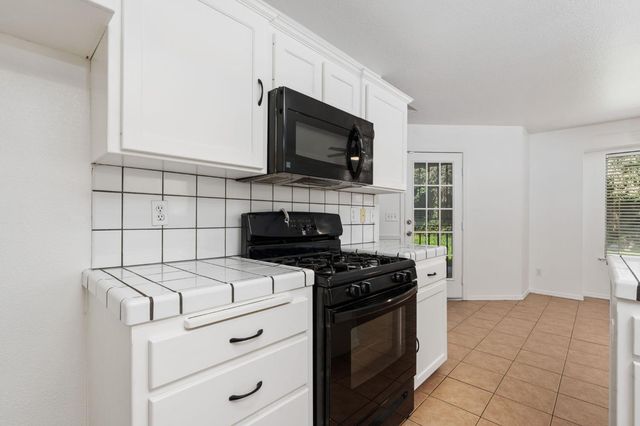 4518 W Escalon Avenue, Fresno, CA 93722