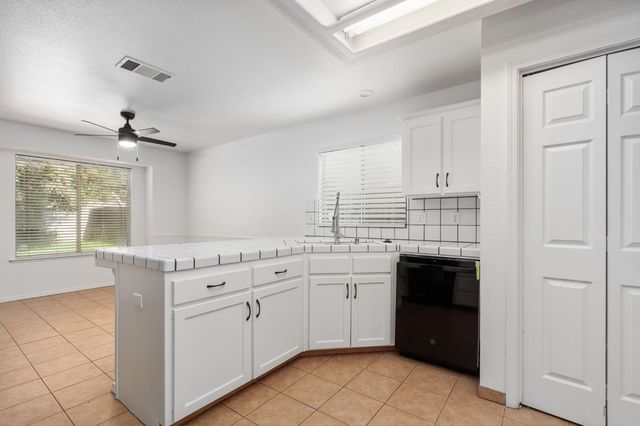 4518 W Escalon Avenue, Fresno, CA 93722