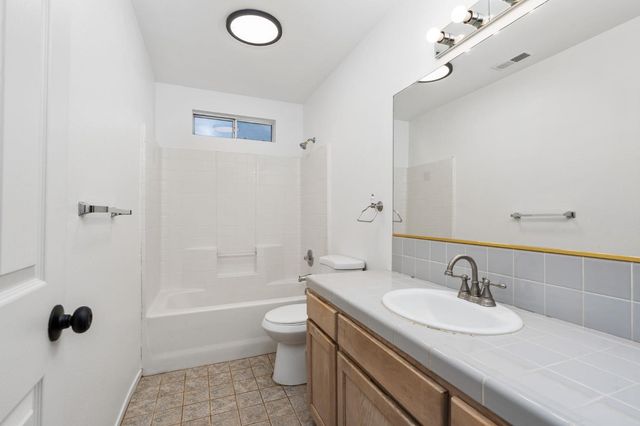 4518 W Escalon Avenue, Fresno, CA 93722