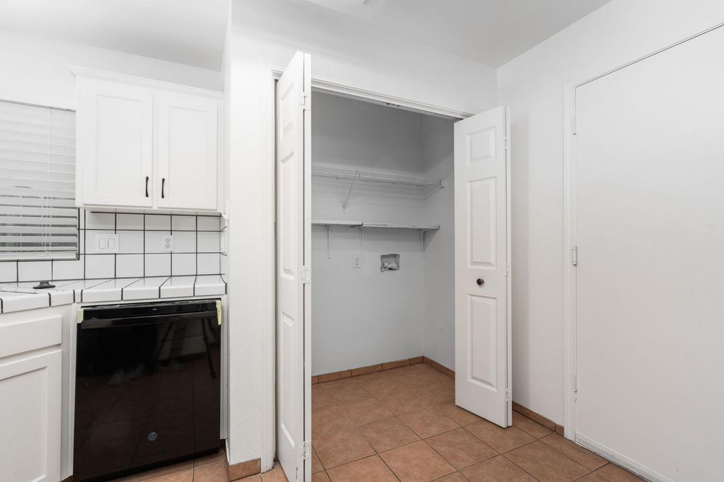 Image 18 of property listing at 4518 W Escalon Avenue, Fresno, CA 93722