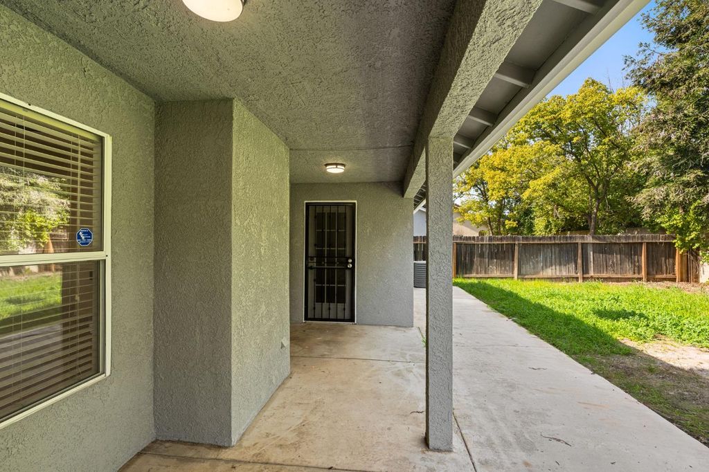 Image 26 of property listing at 4518 W Escalon Avenue, Fresno, CA 93722