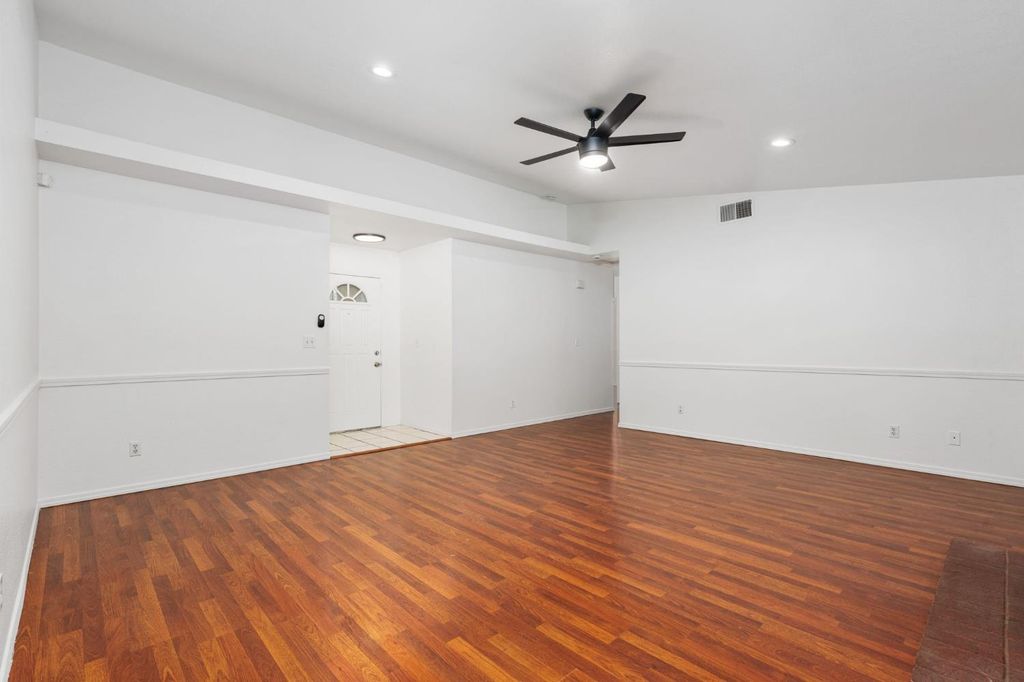 Image 7 of property listing at 4518 W Escalon Avenue, Fresno, CA 93722