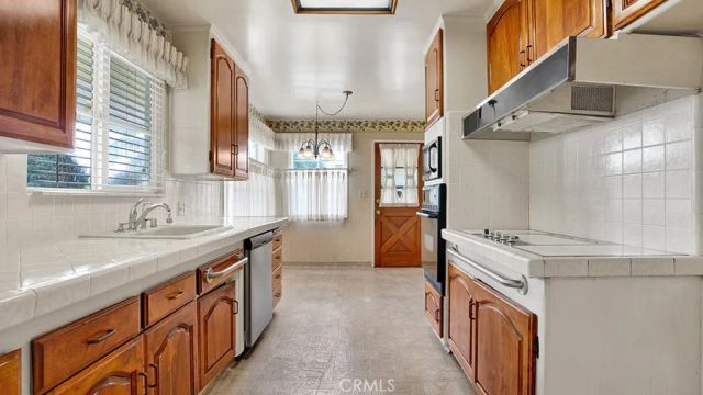11631 Blue Jay, Garden Grove, CA 92841