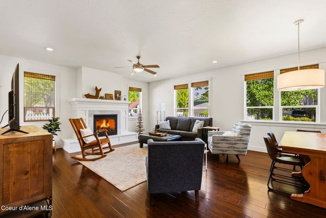 408 Becker LN, Dover, ID 83825