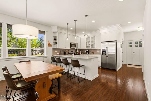 408 Becker LN, Dover, ID 83825