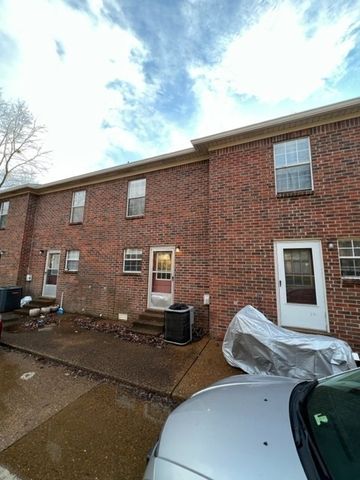 622 Castlegate Dr, Nashville, TN 37217