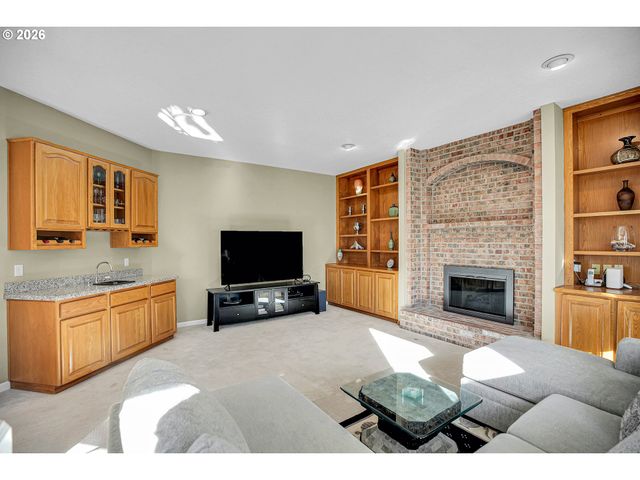 822 Nw TURNBERRY Ter, Beaverton, OR 97006