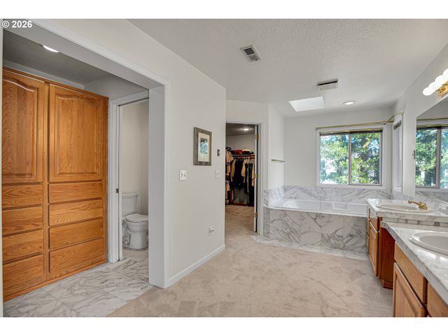 822 Nw TURNBERRY Ter, Beaverton, OR 97006