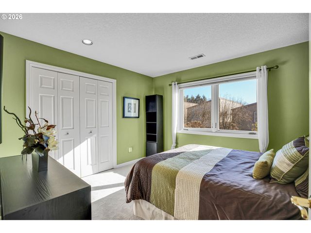 822 Nw TURNBERRY Ter, Beaverton, OR 97006