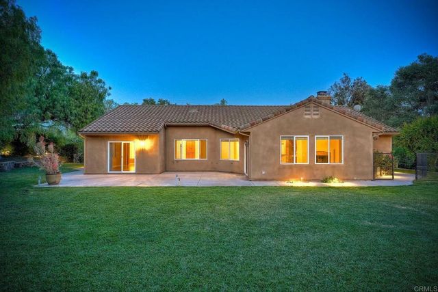 1285 S Stage Coach Ln, Fallbrook, CA 92028