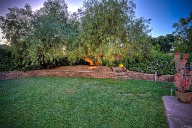 1285 S Stage Coach Ln, Fallbrook, CA 92028