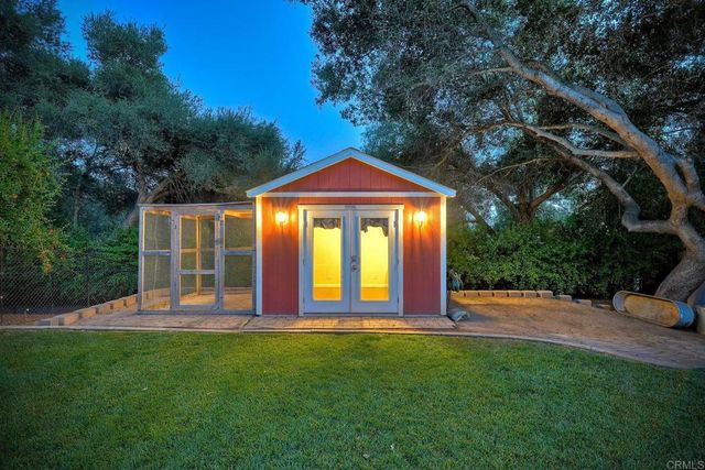1285 S Stage Coach Ln, Fallbrook, CA 92028