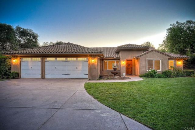 1285 S Stage Coach Ln, Fallbrook, CA 92028