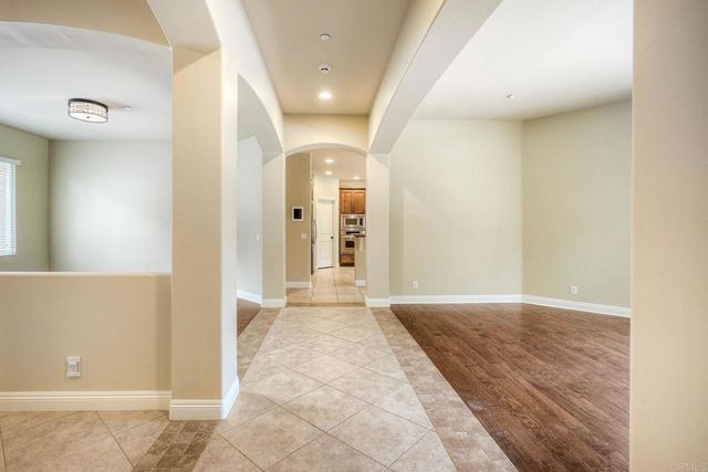 1285 S Stage Coach Ln, Fallbrook, CA 92028