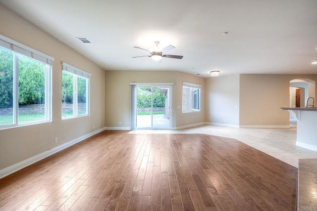 1285 S Stage Coach Ln, Fallbrook, CA 92028