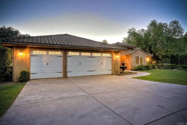 1285 S Stage Coach Ln, Fallbrook, CA 92028