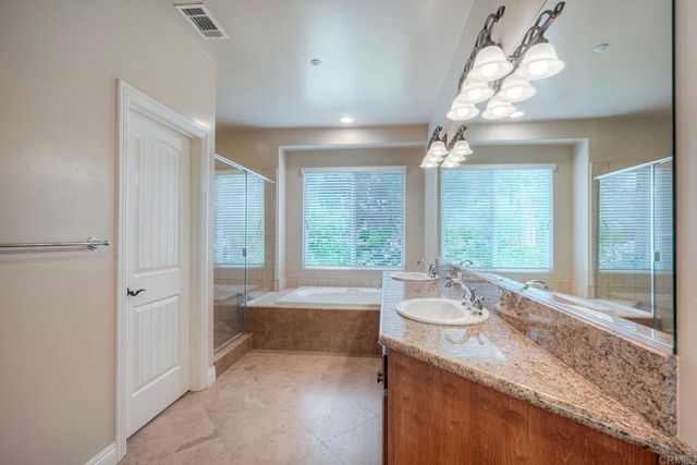 1285 S Stage Coach Ln, Fallbrook, CA 92028