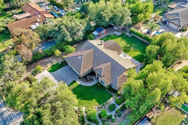 1285 S Stage Coach Ln, Fallbrook, CA 92028