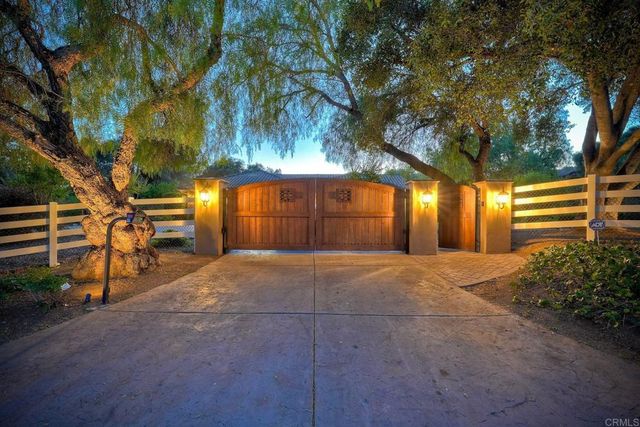 1285 S Stage Coach Ln, Fallbrook, CA 92028