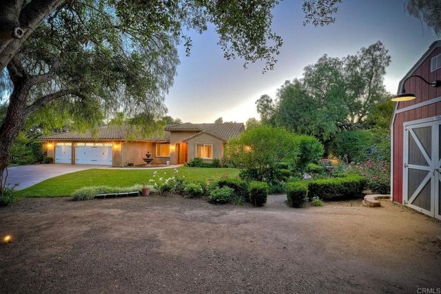 1285 S Stage Coach Ln, Fallbrook, CA 92028